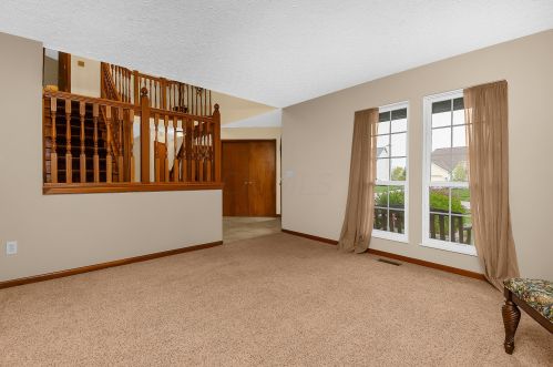 2815 Wynridge Dr, Darbydale OH  43123-8709 exterior