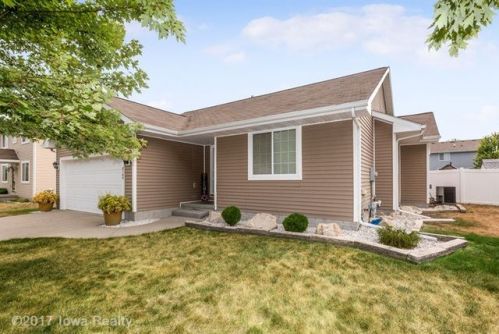 2145 Florence Dr, Waukee, IA 50263-8622