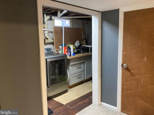 3 Dewar Dr, Trenton NJ 08620-2435 exterior