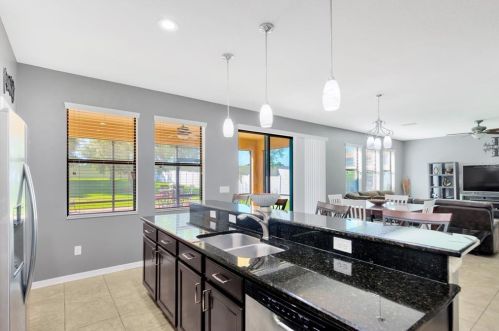 1854 Altavista Cir, Lakeland FL  33810-2795 exterior