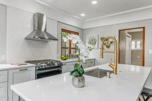 168 89th St, Milwaukee WI  53226-4502 exterior