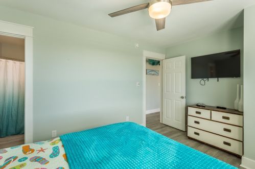 433 Gorrie Dr, Saint George Island FL  32328-3012 exterior