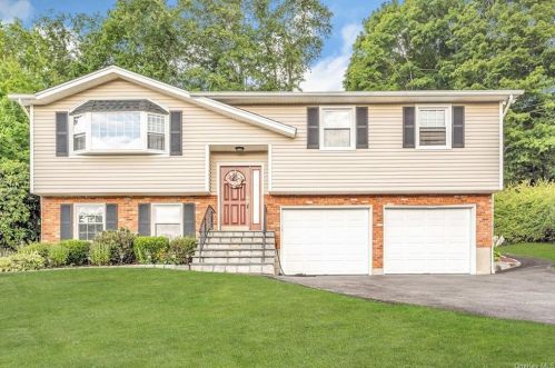 37 Brookside Rd, Mahopac, NY 10541-4307