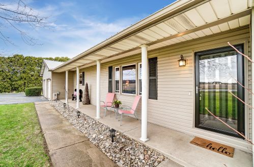 5174 Washington Waterloo Rd, Washington Ch OH  43160-8719 exterior