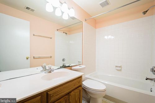 312 Hedgestone Ter, Leesburg VA  20176-4842 exterior