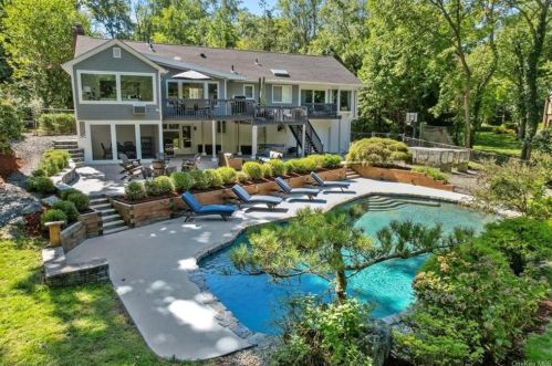 180 Hillair Cir, White Plains NY  10605-4506 exterior