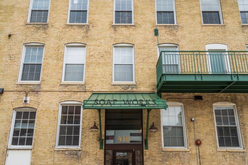 418 3rd St, Milwaukee WI  53203-3012 exterior