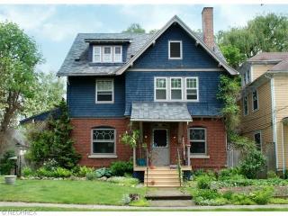69 Beck Ave, Akron, OH 44302-1328