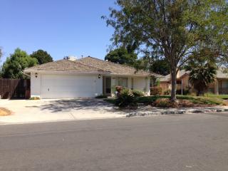 2319 Neill Way, Hanford, CA 93230-1500