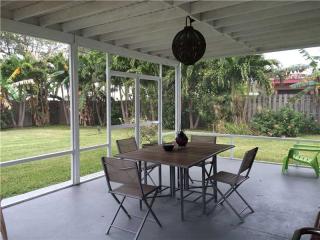 1543 Lee St, Hollywood FL  33020-2237 exterior