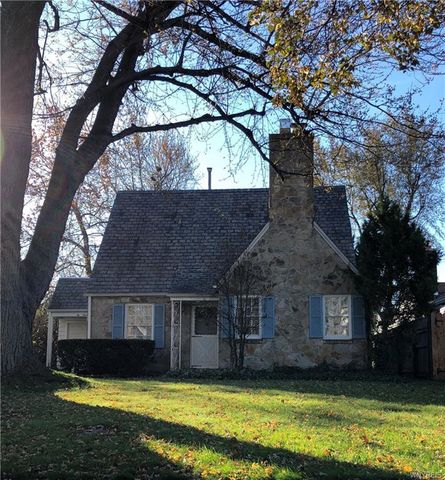 275 Woodcrest Blvd, Buffalo, NY 14223-1413