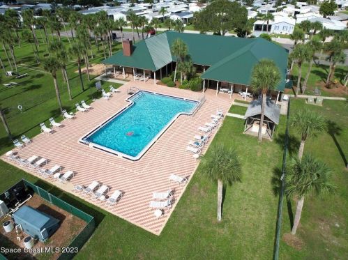 7574 Cedar Bark Rd, Sebastian FL  32976-7747 exterior