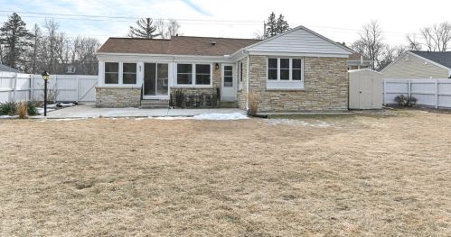 416 Dean Rd, Milwaukee WI  53217-2707 exterior