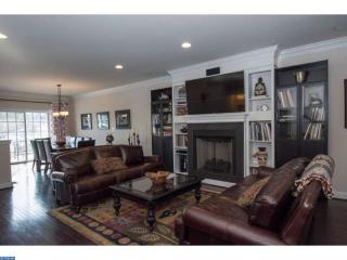 518 Old Lancaster Rd, Haverford, PA 19041-1411