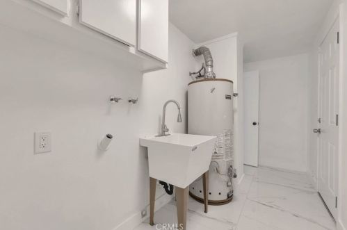 3243 Kirkham Dr, Glendale CA  91206-1131 exterior