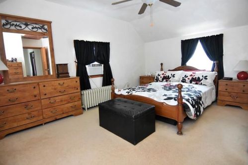 2329 Clinton St, Whitaker PA  15120-2662 exterior