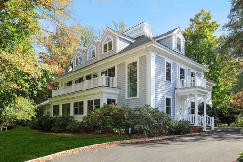 4 Valley Rd, Scarsdale, NY 10583-1124