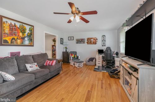 81 Moongale Dr, Carlisle PA  17013-2116 exterior