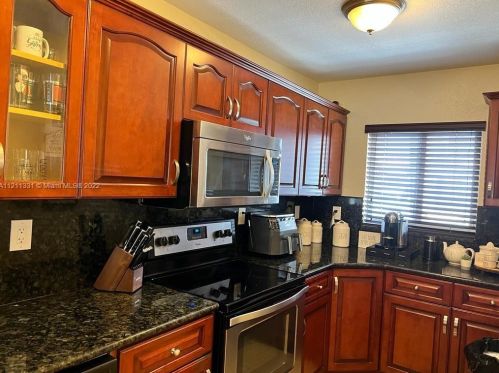 2860 80th St, Hialeah, FL 33018-3895