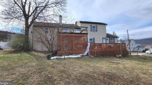 210 Dauphin St, West Enola, PA 17025-2209