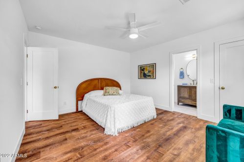 1111 Bethany Home Rd, Phoenix AZ  85014-2229 exterior