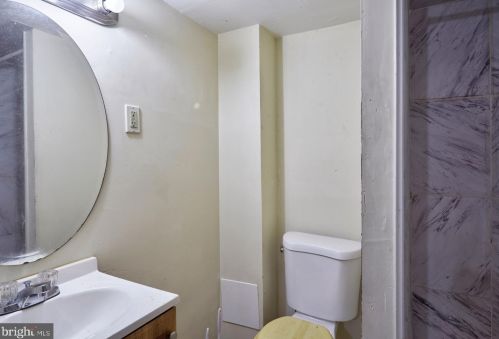 6833 Lee Ave, Camden NJ  08110-6122 exterior