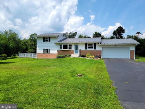 5700 Wertzville Rd, West Enola, PA 17025-1151