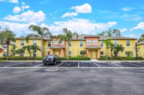 9072 Gervais Cir, Naples, FL 34120-4781