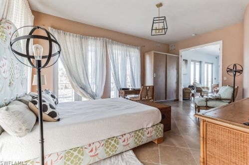 4150 Dingman Dr, Sanibel FL 33957-5107 exterior