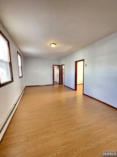 88-94 Knickerbocker Ave, Paterson NJ  07503-1410 exterior