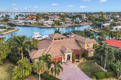 919 Sundrop Ct, Marco Island, FL 34145-2332