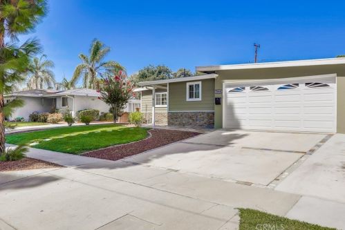 3060 Mcnab Ave, Long Beach, CA 90808-4002