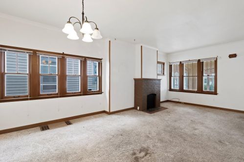 2208 55, Milwaukee WI 53216-3113 exterior