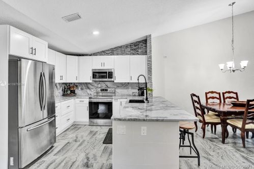 8062 Cassia Dr, Boynton Beach, FL 33472-5022