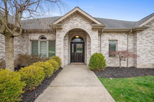 2585 Chase Dr, Gibsonia, PA 15044-8519