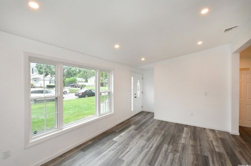 111 9th Ave, Holtsville NY  11742-2336 exterior