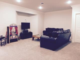 9634 Garden Walk, Clarence Center, NY 14032-9411