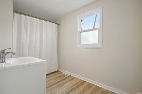 311 La Salle Ave, Mishawaka IN  46545-6224 exterior