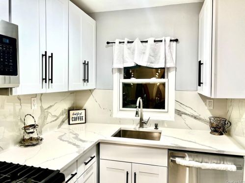 7 Little Ave, Middletown NY  10940-5109 exterior