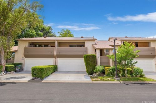 20056 Avenue Of The Oaks, Santa Clarita CA  91321-1361 exterior
