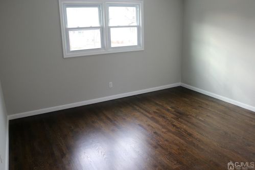 212 Freeman St, Woodbridge NJ  07095-3128 exterior