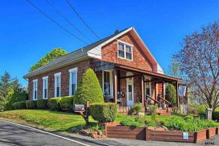 55 Cemetery Rd, Strinestown, PA 17345-9608
