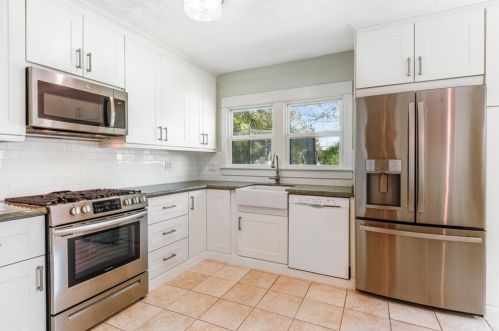 1604 Hickory Ave, Torrance CA 90503-7219 exterior