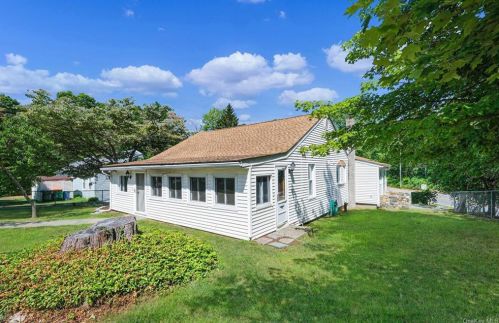 533 Oscawana Lk Rd, Tompkins Corners NY  10579-2205 exterior