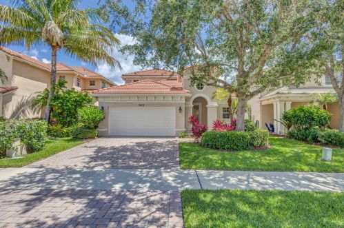 7853 Heritage Blvd, Hobe Sound, FL 33455-7836