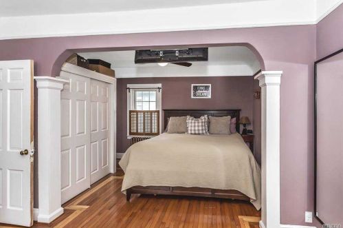 39 Beverly Ave, Floral Park NY  11001-3253 exterior