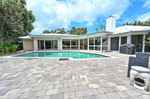 660 Jacana Cir, Naples, FL 34105-7422