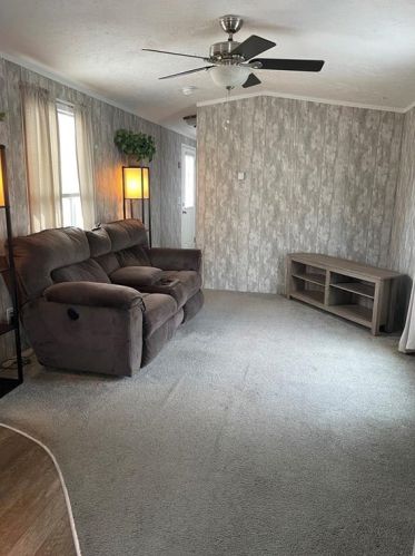 5 Krzak Rd, North Kingstown RI  02852 exterior