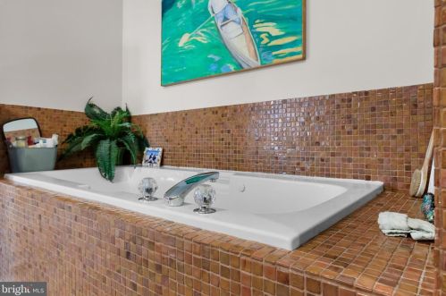 6504 Riverfront Dr, Palmyra NJ  08065-2145 exterior