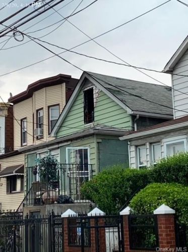 2138 Bruckner Blvd, Bronx, NY 10473-1301